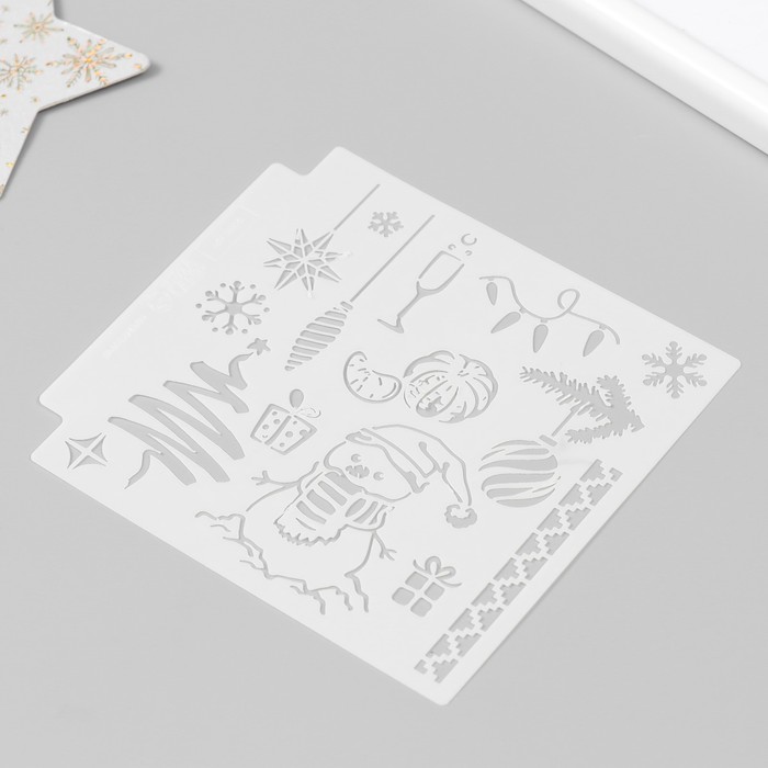 картинка Трафарет пластик "Снеговик и Новый год" 13х13 см от магазина АСЯ