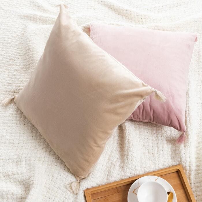картинка Чехол на подушку с кисточками Этель цвет молочный, 45х45 см, 100% п/э, велюр от магазина АСЯ