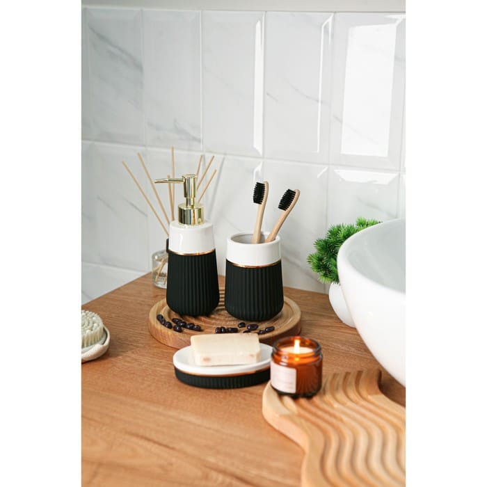 картинка Набор аксессуаров для ванной комнаты Grace, 3 предмета (дозатор для мыла 290 мл, стакан, мыльница), чёрный, белый, 7500328 от магазина АСЯ