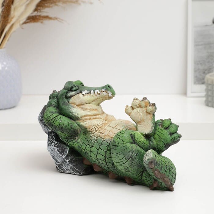 картинка Копилка "Крокодил у камня" 16х29 см от магазина АСЯ