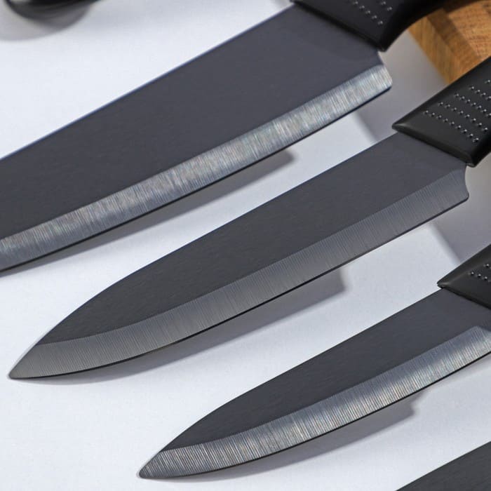 картинка Набор керамических ножей Magistro Black с овощечисткой, 4 предмета, чёрный 9039450 от магазина АСЯ
