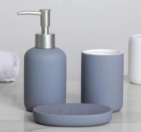 картинка Набор аксессуаров для ванной комнаты Доляна «Бархат», 3 предмета (мыльница, дозатор для мыла, стакан), серый, 4785321 от магазина АСЯ
