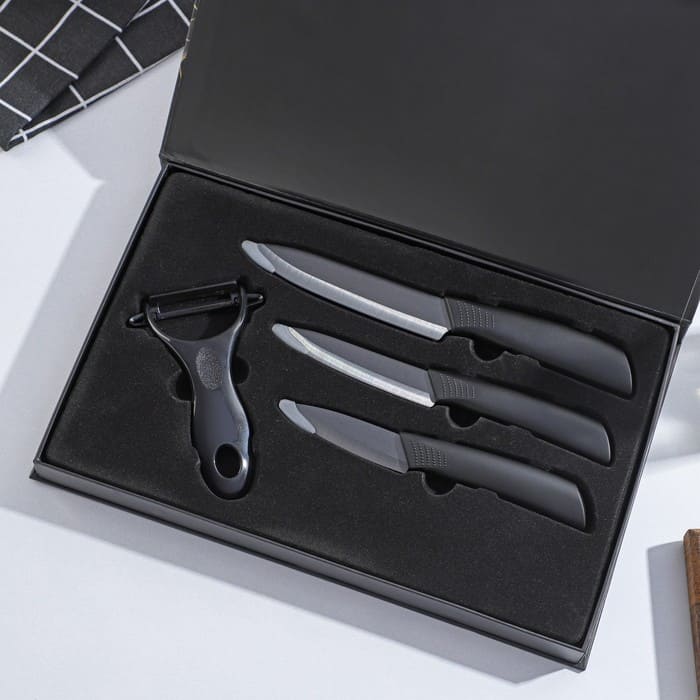 картинка Набор керамических ножей Magistro Black с овощечисткой, 4 предмета, чёрный 9039450 от магазина АСЯ