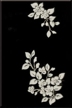 картинка Вставка Капри Сакура 25х35 черный / белые цветы от магазина АСЯ