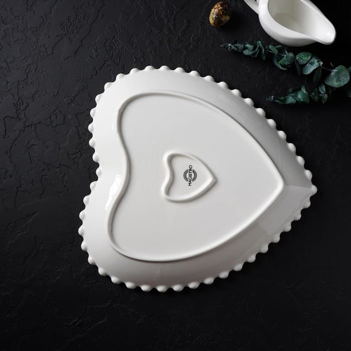 картинка Тарелка фарфоровая Magistro «Сердце», d=30 см, цвет белый, 5799700 от магазина АСЯ