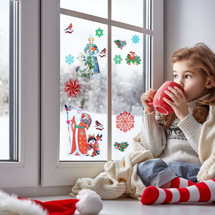 картинка Набор наклеек на окна "Новогодний" снежинки, Снегурочка и Дед Мороз, 37 х 37 см от магазина АСЯ